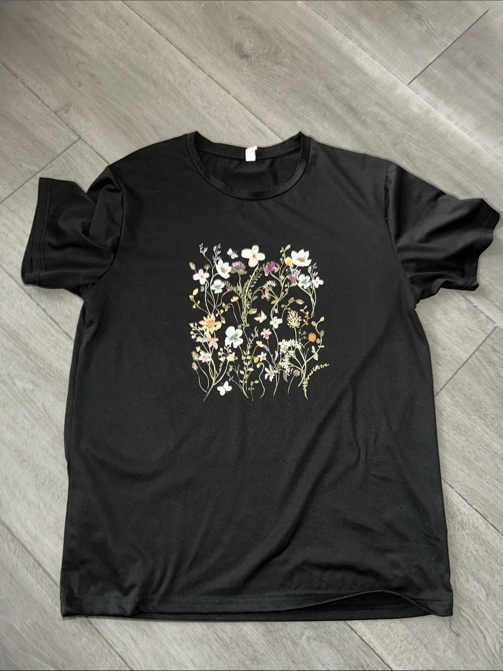 NWOT Black Floral Graphic  T‑Shirt size large